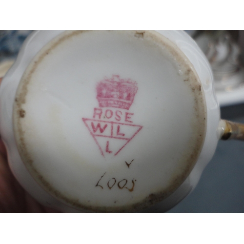 138 - Miscellaneous tea and dinnerwares to include tureens, ashets, Royal Doulton part dinner set, Roslyn ... 