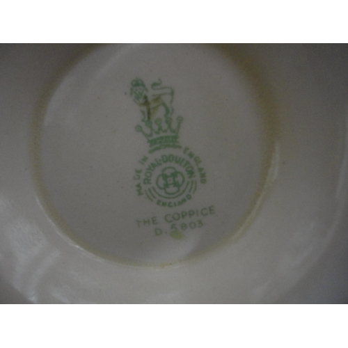 138 - Miscellaneous tea and dinnerwares to include tureens, ashets, Royal Doulton part dinner set, Roslyn ... 