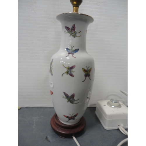 154 - 19th century Continental porcelain vase lamp (base a/f), pair of Chinese Qianlong-style porcelain va... 