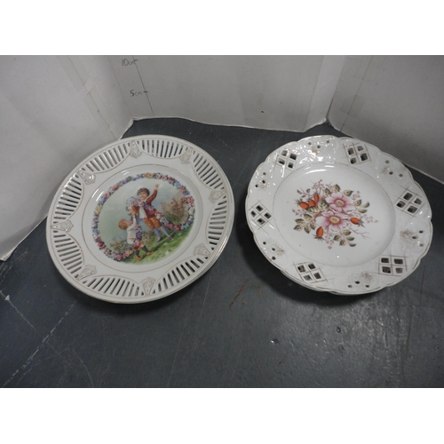 162 - Porcelain Continental-style cabinet plates, Thai-style verdigris figure, modern figurines, Coalport ... 