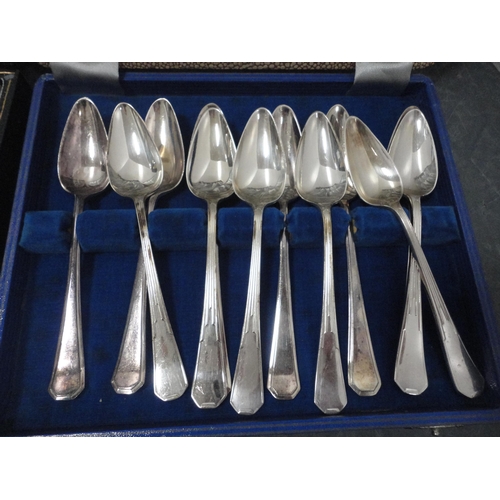 193 - Group of boxed EP cutlery to include a set of six EP teaspoons, cased butter knives, set of twelve E... 