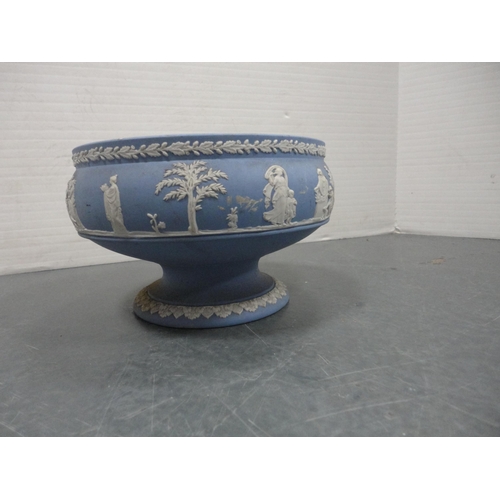 194 - Wedgwood Jasper ware pedestal bowl and a majolica armorial wall plaque.  (2)