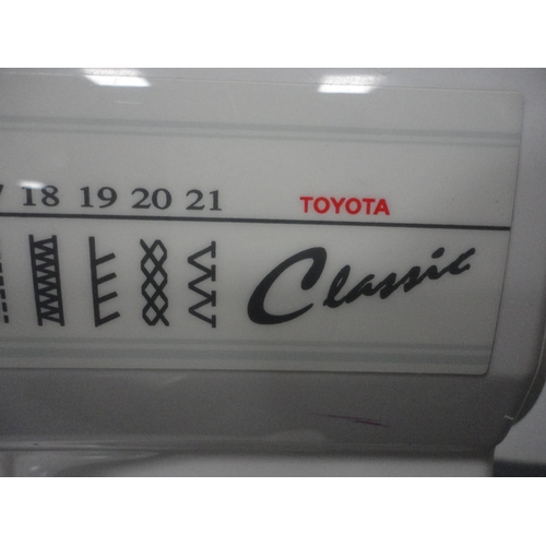 198 - Toyota Classic EC16 RS2000 sewing machine.