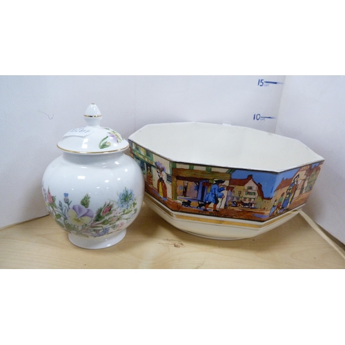 31 - Group of assorted ceramics to include a Wedgwood 'Angela' pattern spill vase, collector's plates, Ro... 