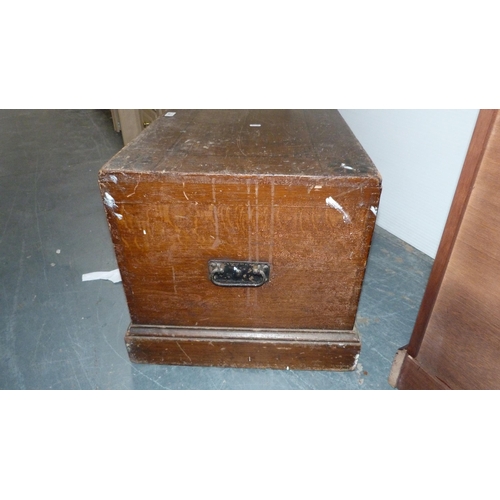 346 - Victorian pine blanket chest.