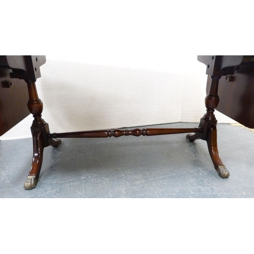 390 - Reproduction mahogany sofa table.