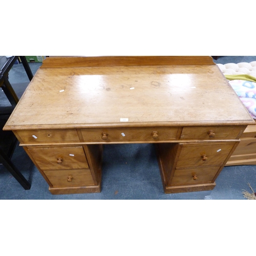 392 - Early 20th century Victorian-style satinwood kneehole desk.