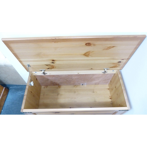 394 - Modern pine blanket box.