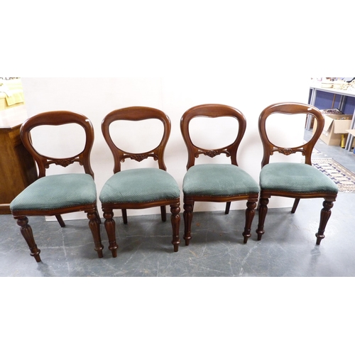 405 - Reproduction Victorian-style mahogany breakfast table with four matching chairs.  (5)