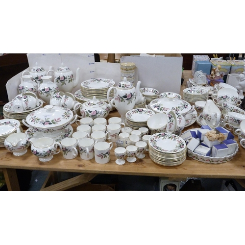 67 - Large collection of Wedgwood 'Hathaway Rose' pattern dinner, tea and coffee wares to include ramekin... 