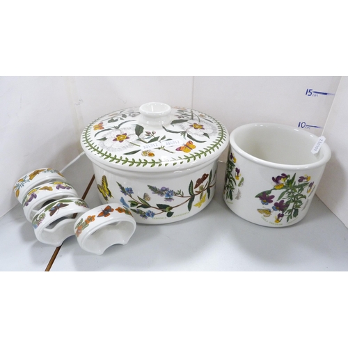 84 - Collection of Portmeirion 'Botanic Garden' tablewares to include mugs, ewer and basin, cylindrical v... 