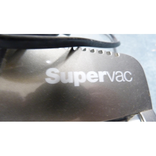 91 - Morphy Richards Supervac vacuum cleaner.