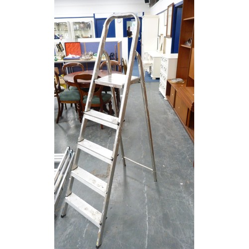 456 - Three-piece ladder and a set of aluminium steps.