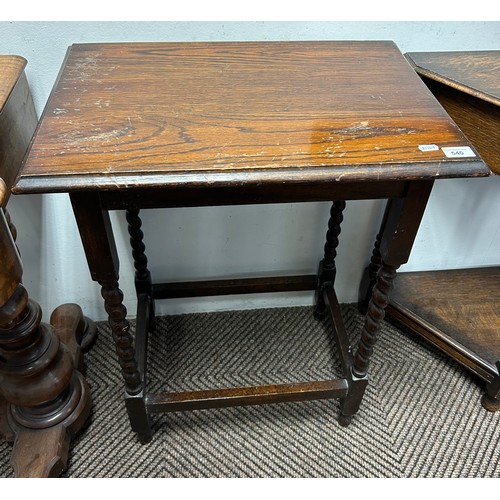 540 - Oak occasional table with barley twist legs