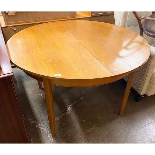 662 - Extending dining table, H 75cm, D 121cm