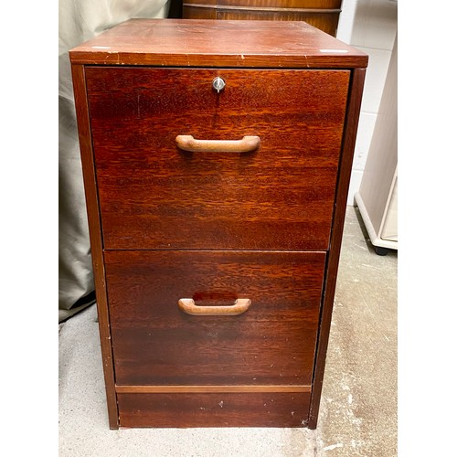 695 - Two-drawer filing cabinet