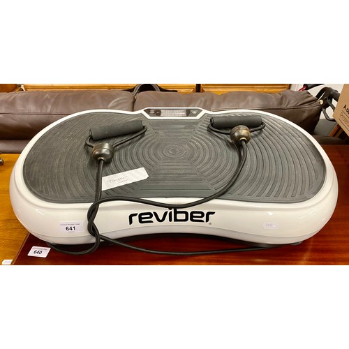 641 - Reviber vibration plate exercise machine