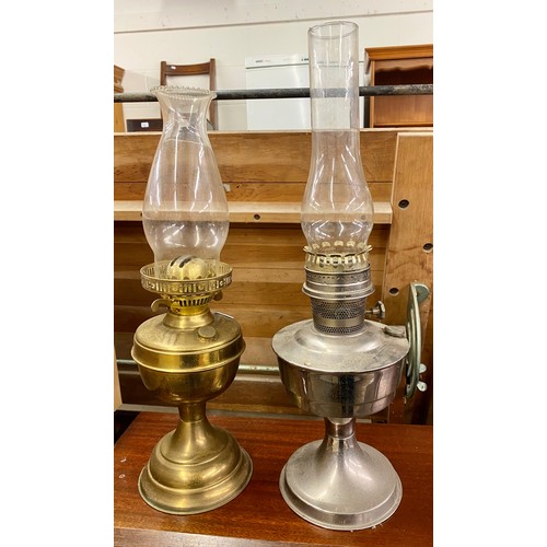 642 - Assorted brass oil lamps with glass shades