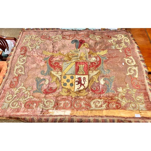 713 - Heraldic tapestry bearing coat of arms, 95cm x 126cm