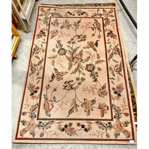 708 - Floral floor rug