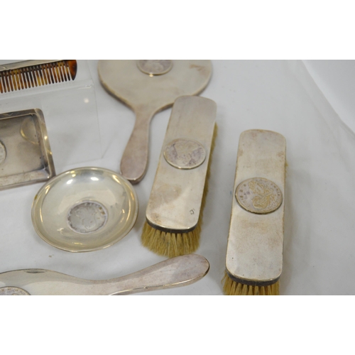 74 - Collection of silver toilet/dressing table items by Goldsmiths & Silversmiths Co., London 1936-3... 