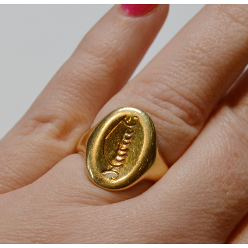 157 - 18ct gold signet ring, 1901, size P, 12.7g gross.