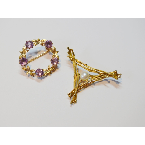 164 - 9ct gold pearl-set triangular brooch, 4.2g gross, and a 9ct gold and gem-set brooch in the form of a... 