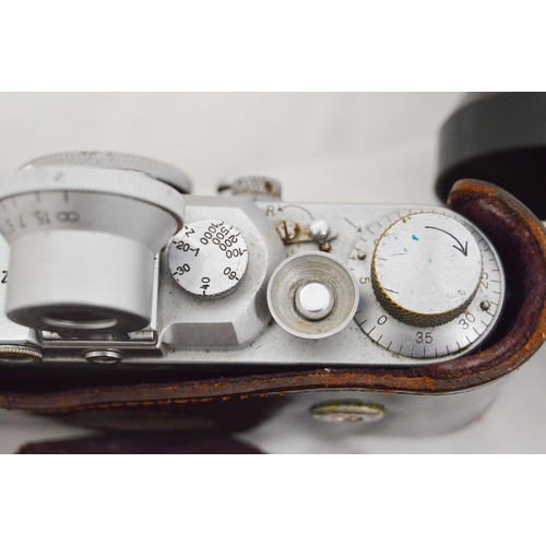 202 - Leica 111B Rangefinder camera, c. 1939, no. 224272, with a Leitz Elmar Summitar F-5cm lens, cased, E... 