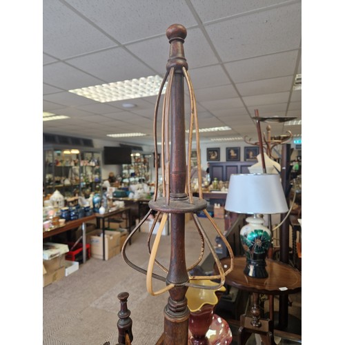 526 - Mahogany spinning wheel, approx 87cm to top of wheel