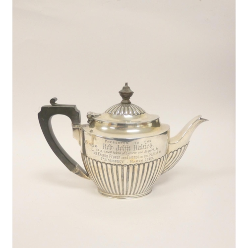 14 - Silver teapot and jug by Elkington 1908. 432g (2)