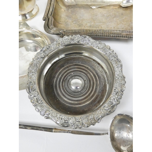 16 - E.P entree dish, a fluted bowl, an engraved waiter, etc.