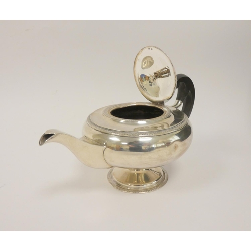 7 - Silver tea pot with ebony surmount by John Round, Sheffield 1929. 628g