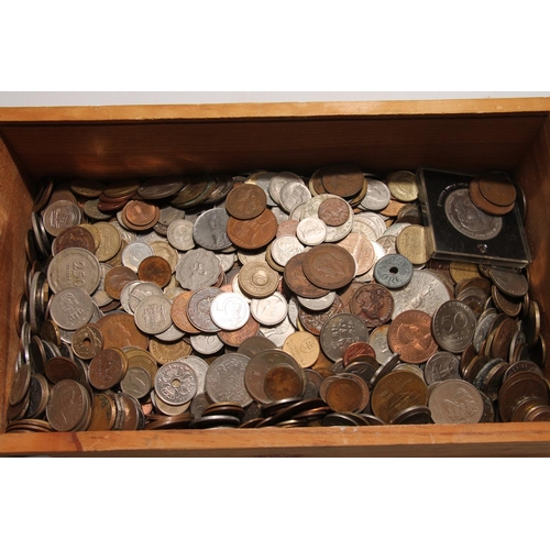 655 - Coin collection to include CANADA, USA, GUERNSEY, INDIA, PORTUGAL, EGYPT, NORWAY, JAPAN, FRANCE, BEL... 