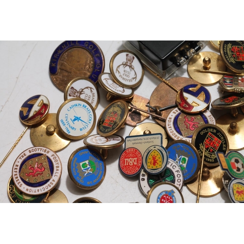 662 - Group of football club tie pins and golf markers.