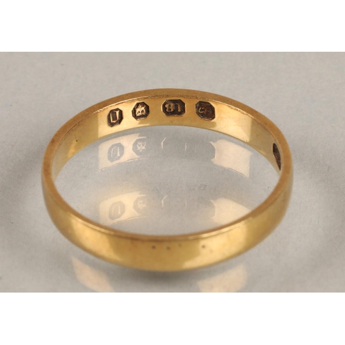 73 - 18ct gold band, ring size M, 1.9g