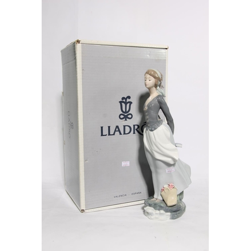 104 - Lladro figurine #4992 Sea Breeze, boxed, 36cm high.