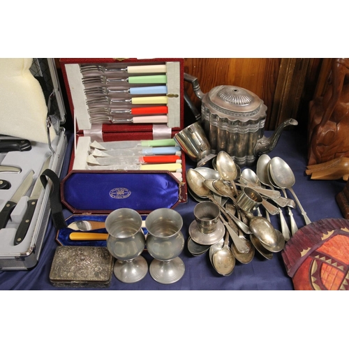 38 - Silver-plated ware to include a lobed teapot, a cased set of fish knives and forks, goblets, flatwar... 