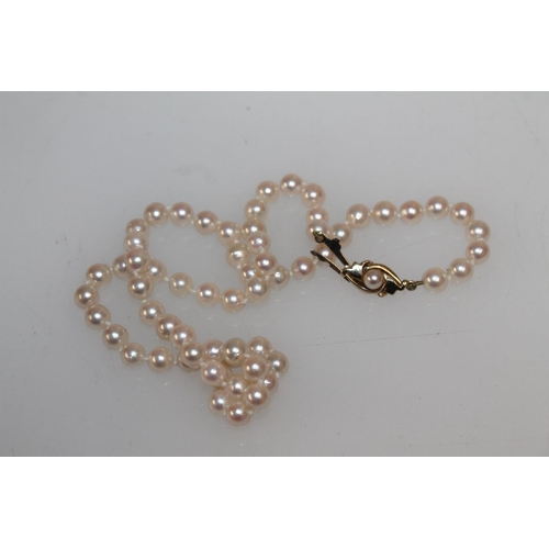 470 - Pearl necklace with 9ct gold clasp.