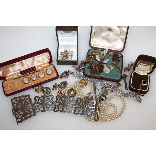 477 - Costume jewellery incl. cufflinks, reverse intaglio terrier brooch, yellow metal ear studs, chatelai... 