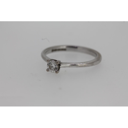 481 - 18ct white gold diamond solitaire engagement ring set with 0.25ct diamond, size M, 2.9g.