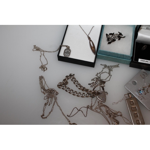 546 - Silver and white metal costume jewellery incl. curb chain bracelet, Glasgow rose design earrings etc... 