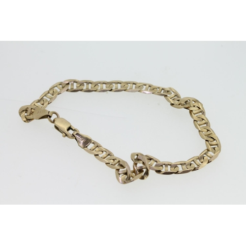 539 - 9ct gold buckle curb link bracelet, 5.6g.