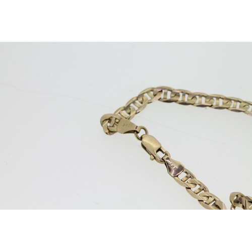 539 - 9ct gold buckle curb link bracelet, 5.6g.