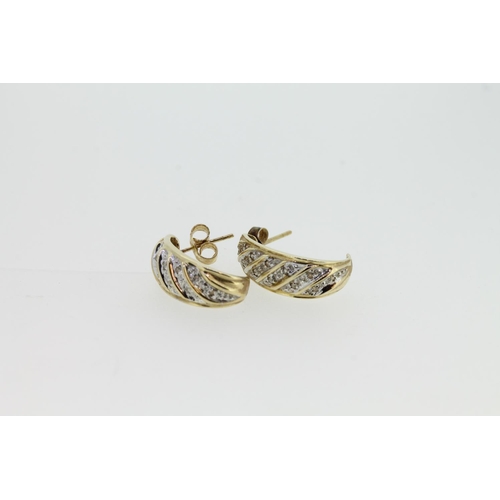 540 - 9ct gold and diamond studded earrings, 3.0g.