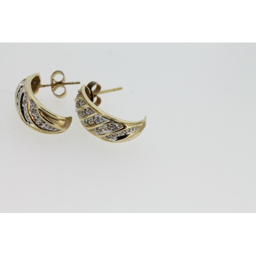 540 - 9ct gold and diamond studded earrings, 3.0g.