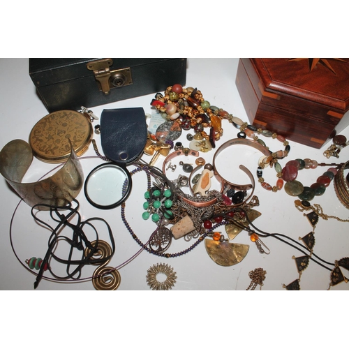 552 - Costume jewellery incl. Japanese damascene necklace, tribal cuff bangles etc. (qty)