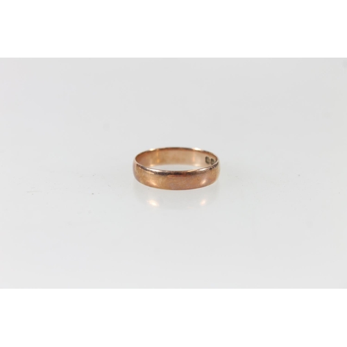 373 - 9ct gold ring, 1.9g.