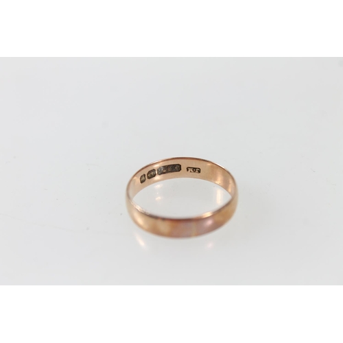 373 - 9ct gold ring, 1.9g.