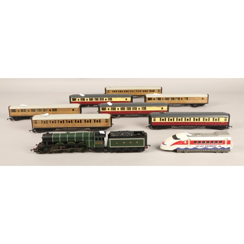 283 - Nine assorted model train carriages