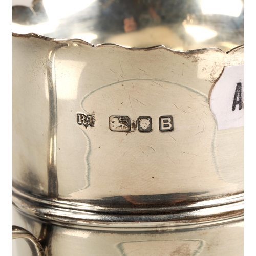 49 - Silver jug, London 1937, 77g